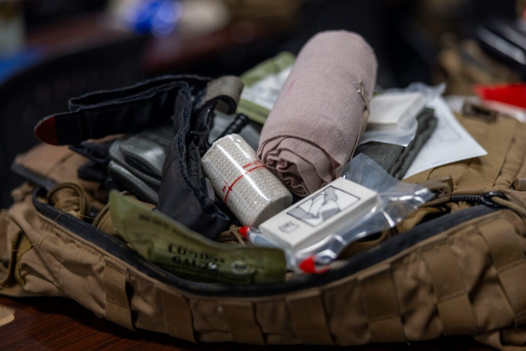 What Should a Storm Emergency Kit Have